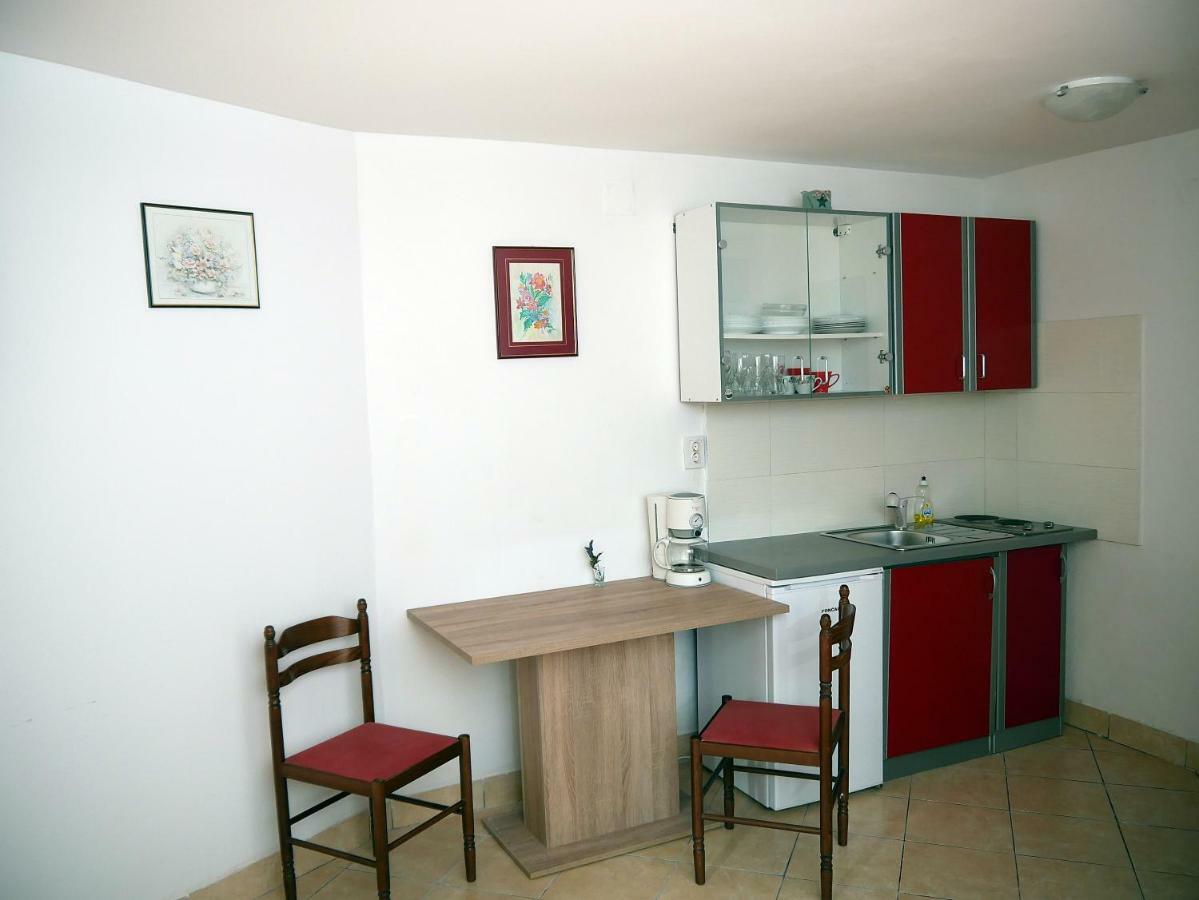 Apartment Gaga And Nia Krk Town Luaran gambar